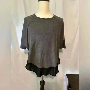 Coco & Carmen Sz Small Women’s Grey/Black Batwing Flowy Casual Top